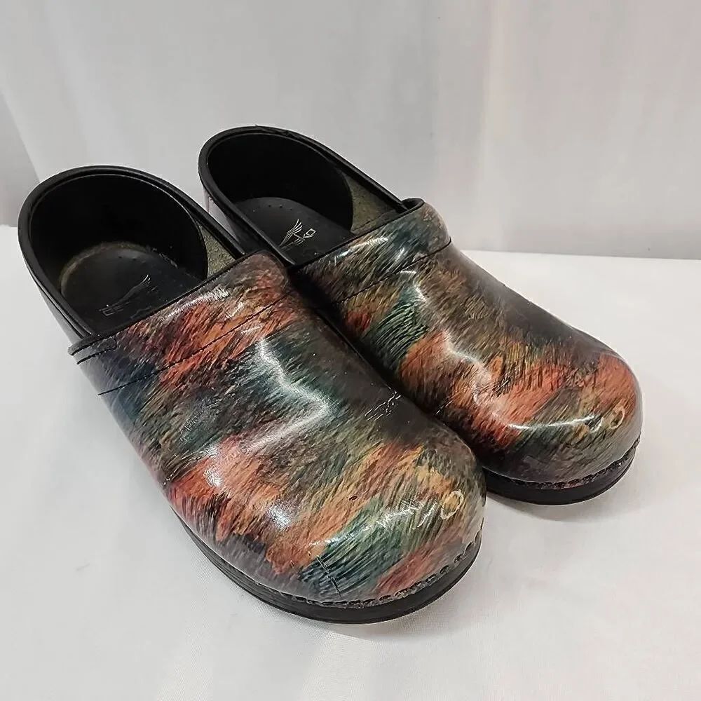 Dansko Size EU 41 US 10.5 Professional Patent Leather Clogs Healthcare Women's